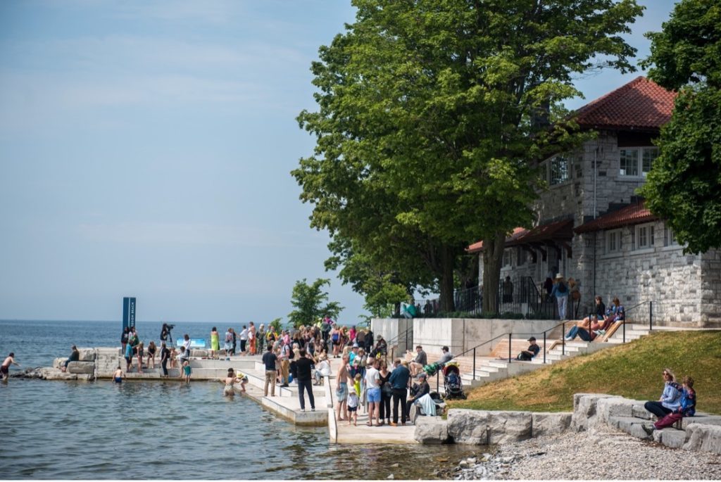 Whether you enjoy playing in the sand, jumping in the lake, or basking in the glorious rays of the sun, you’re sure to enjoy any (or all) of these five Kingston waterfront beaches.