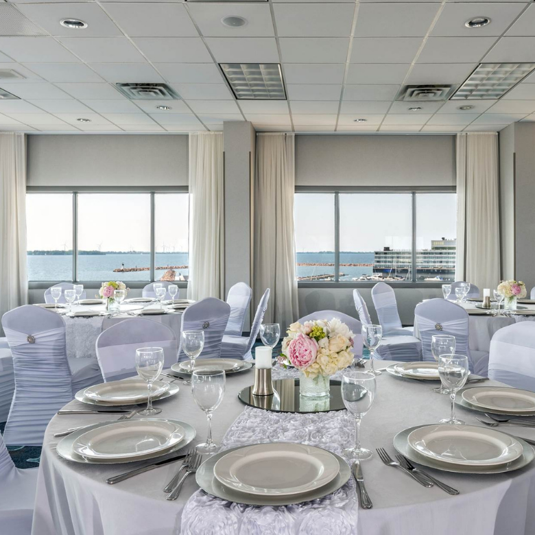 Holiday Inn Kingston Waterfront square